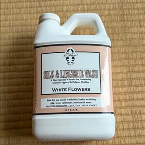 Silk & Lingerie Wash - White Flowers